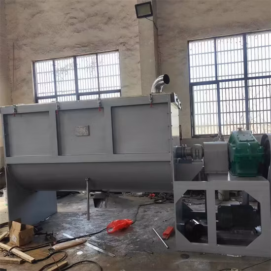 製薬、化学、食品業界などで使用される半液体粉末混合機。